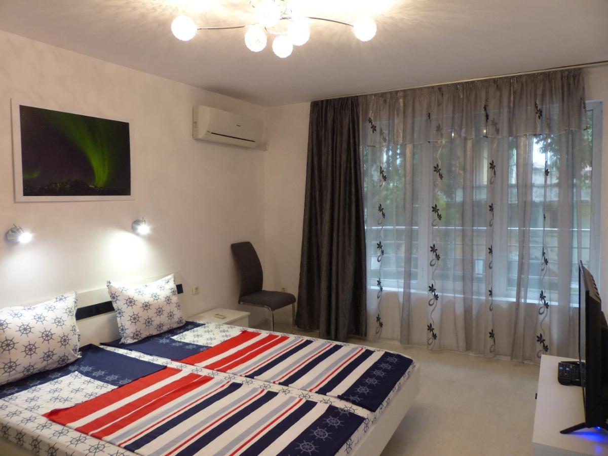 Apartament Holiday Burgas Esterno foto