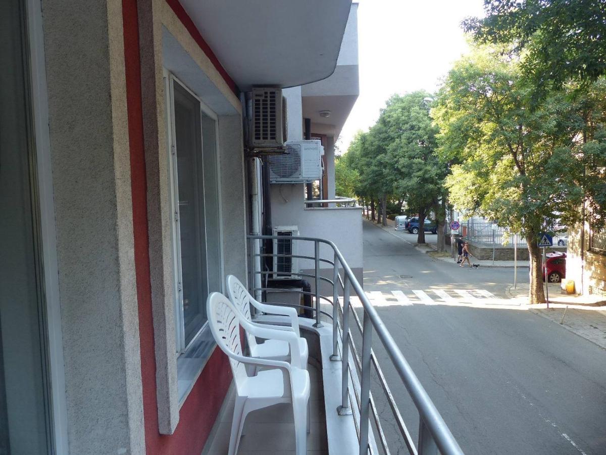 Apartament Holiday Burgas Esterno foto