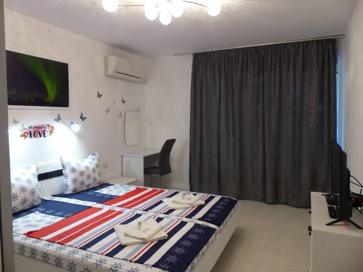 Apartament Holiday Burgas Esterno foto