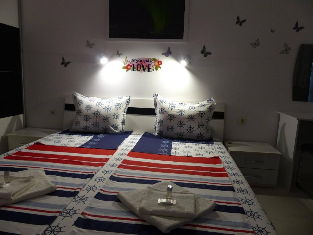 Apartament Holiday Burgas Esterno foto